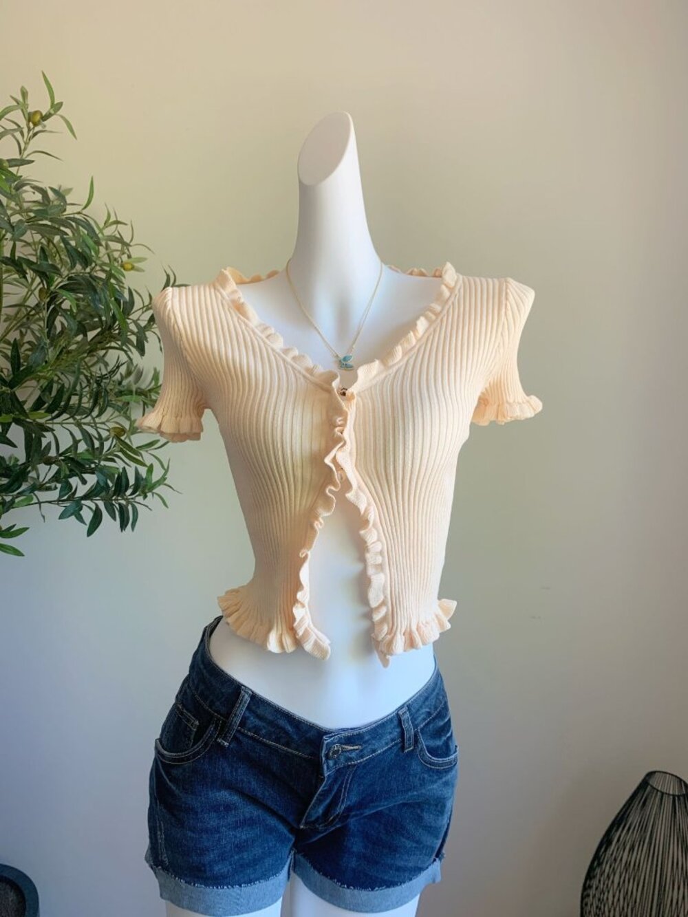Ribbed Ruffle Pearl Button Knit Top XS - Picture 1 of 4